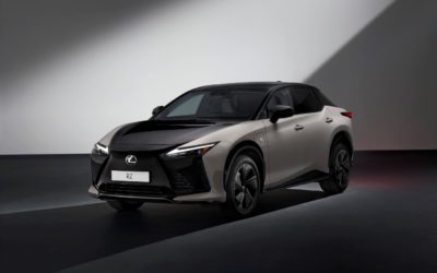 Ősszel érkezik a steer by wire kormányzást, nagyobb hatótávot és gyorsabb töltést kínáló új Lexus RZ